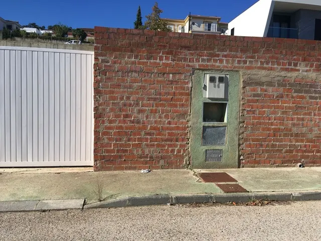 ¡Oportunidad! Venta parcela urbana preparada para edificar ( - foto 3