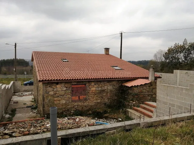 CASA DE PIEDRA PARA RESTAURAR Y CON FINCA EN SAN SADURNINO, 