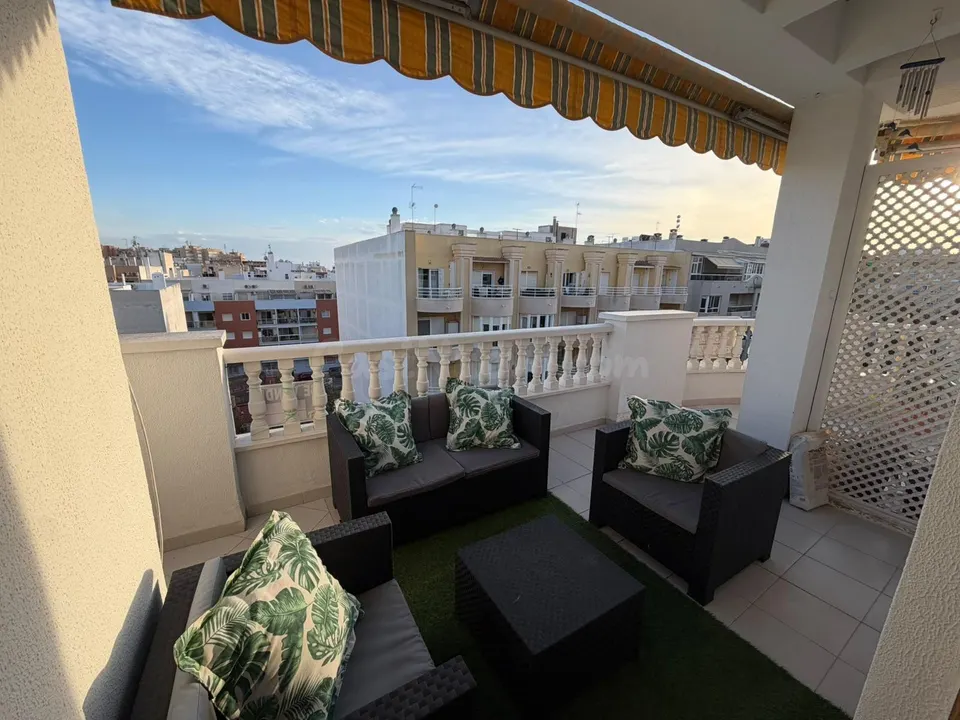 ¡fantástico apartamento con gran terraza y solárium en Torrevieja! ☀️ a 50 metros de la playa de los locos
