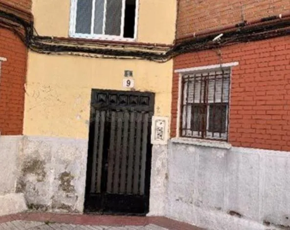 SE VENDE piso OKUPA en C estación 9 de Fuenlabrada - foto 3