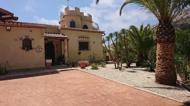 Villa en Benitachell con piscina y vistas al mar — 26