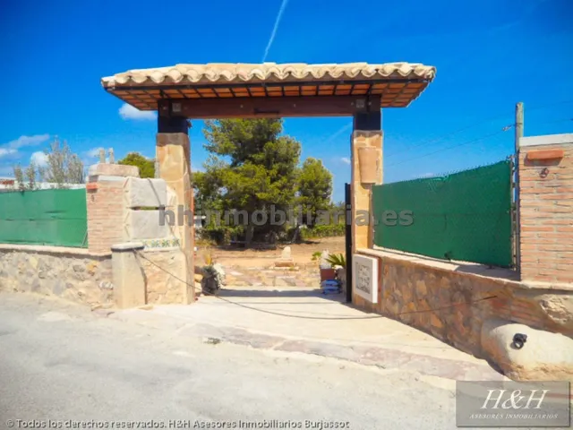 Se vende solar rústico en Campolivar. /H H Asesores, Inmobiliaria en Burjassot/ — 4