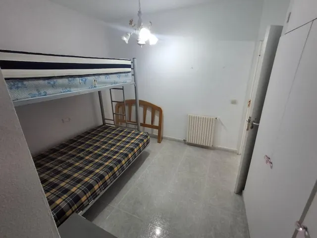 CHALET EN ORIHUELA COSTA CON GRAN PARCELA Y PISCINA PRIVADA — 40