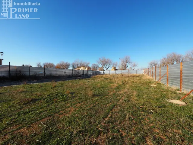 *Solar en el Poligono 20 Tomelloso con 1.154m2, por solo 180 - foto 3