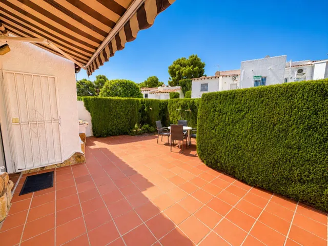 Encantador bungalow esquinero de una sola planta en Moraira Park — 14
