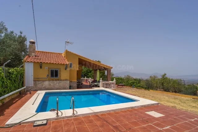 CASA DE CAMPO CON PISCINA Y BARBACOA, CERCA DE LA MONTAÑA - foto 3