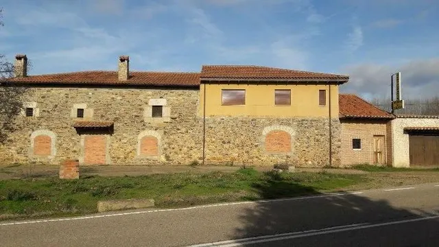 CASA DE PIEDRA CON JARDIN EN ALIJA DEL INFANTADO — 2
