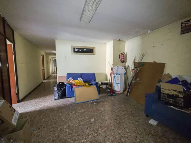 Tercera planta de edificio de oficinas en alquiler en el centro de Barberà del Vallès — 18