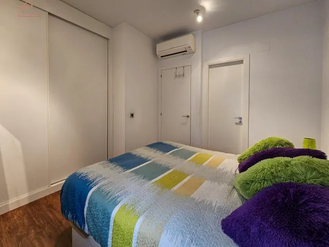 Inmueble en venta con terraza, plaza de garaje y trastero junto al Metro Urgel! — 23