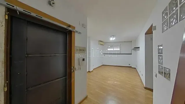 Venta de Estudio en Calle Baró de Sant Lluís — 18