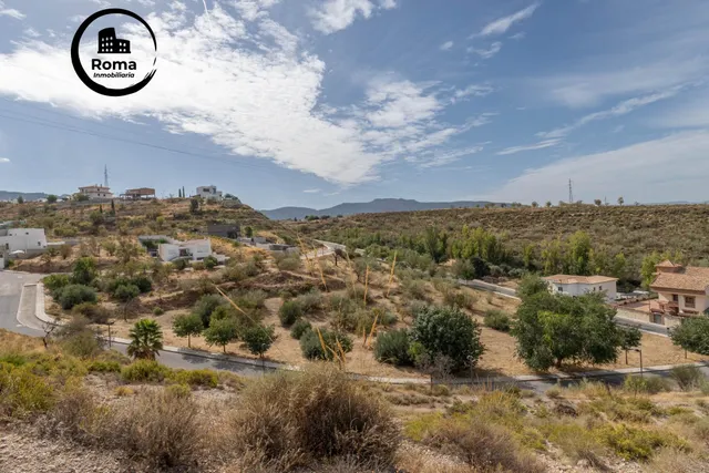 Terreno urbano de 750 m2 en Altos de La Zubia. Parcela 17, manzana M — 23