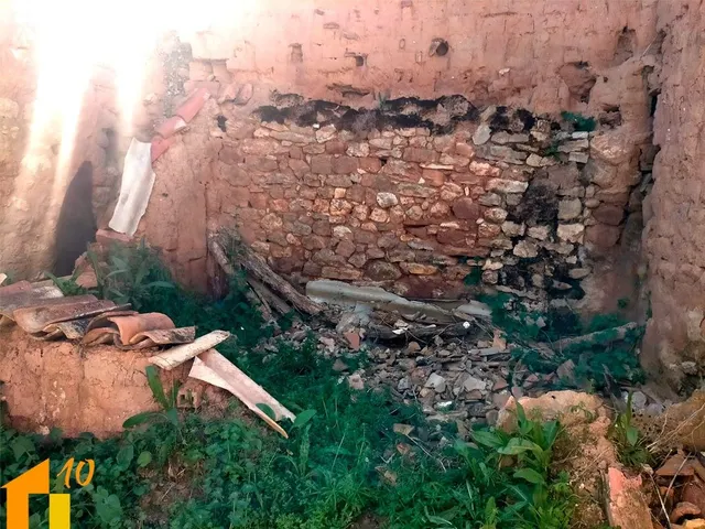Casa en Arcos de la Llana para Reformar — 6