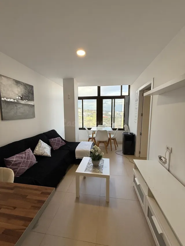 San Isidro, Piso 1 habitación reformado ideal para jovenes c