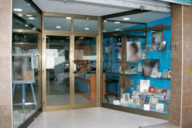 LOCAL COMERCIAL EN VENTA O ALQUILER - foto 4