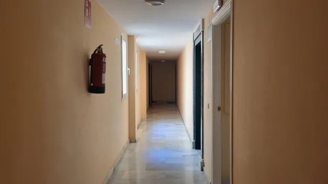 Piso en el centro de San Pedro Alcantara de 2 habitaciones y 2 baños, REFORMADO Y CON GARAJE — 6