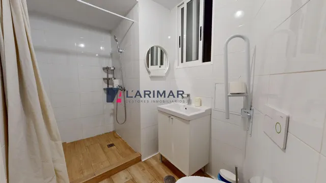 Hostal en pleno funcionamiento en el centro de Alicante | licencia turística | rentabilidad 10%-14% — 20