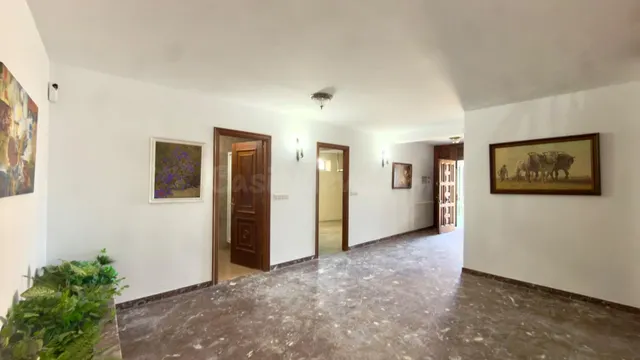 Magnífica Casa Independiente con Jardín y Garaje - Oportunid - foto 5