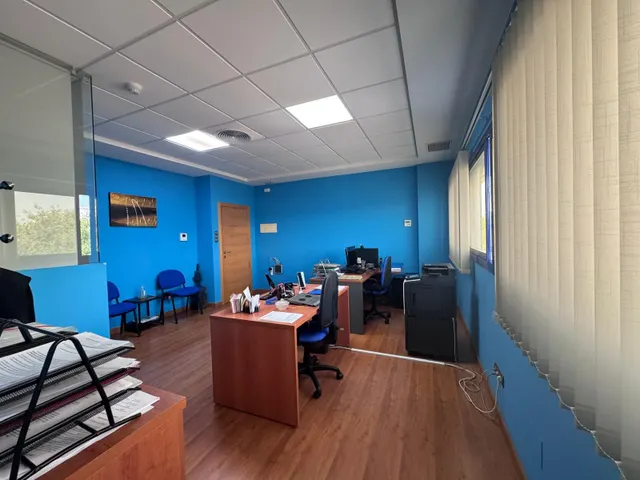 Oficina en venta en Zona Oeste — 11