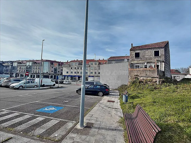 LOCAL/ALMACÉN PARA REFORMAR - Avda de Cambados - Vilagarcía  - foto 4