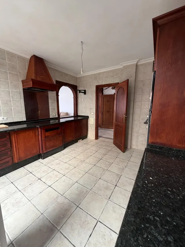 Villa con carácter, piscina privada y vistas al mar en Costa Adeje — 25