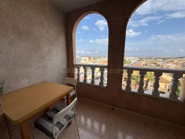Apartamento con vistas despejadas y piscina — 2