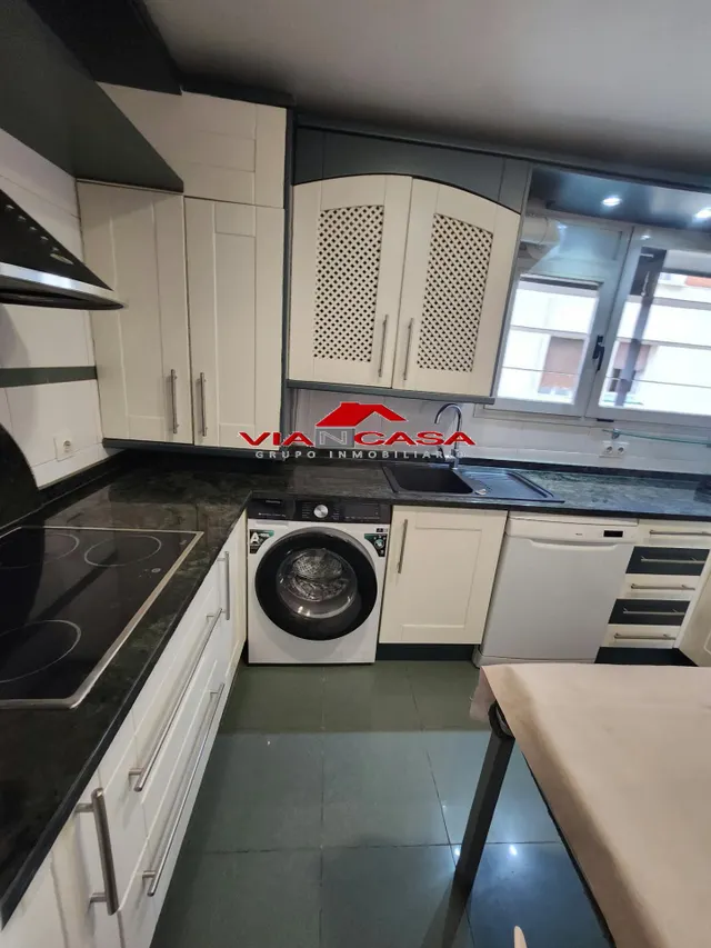 Alquiler de piso en Chamberi en Terraza, 3 habitaciones, — 11