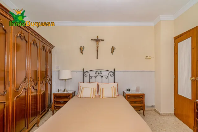 Casa de 7 dormitorios en La Zubia. (Con patio de 16 m2). — 8