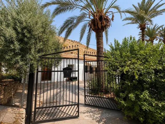 Chalet independiente con piscina privada y 4.714 m2 de parce - foto 2