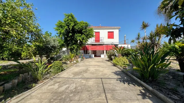 Encantadora casa de campo en Pego con amplio terreno y excel