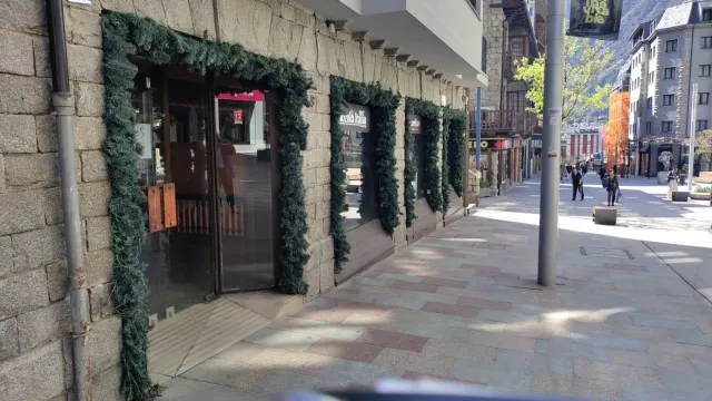 Excelente Local Comercial en  la Avenida más transitada de Andorra — 8
