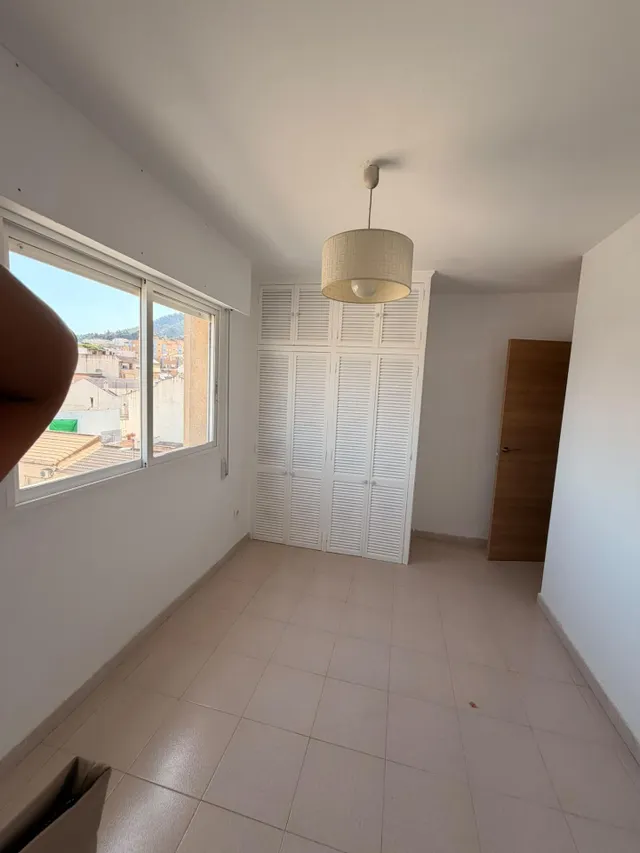 Piso en alquiler con 3 dormitorios, garaje y ascensor — 25