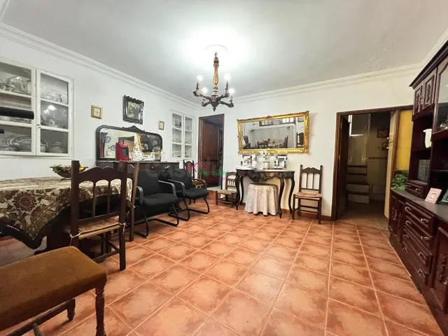 CASA EN VENTA CON TERRAZA Y PATIO EN BENAOCAZ - foto 3