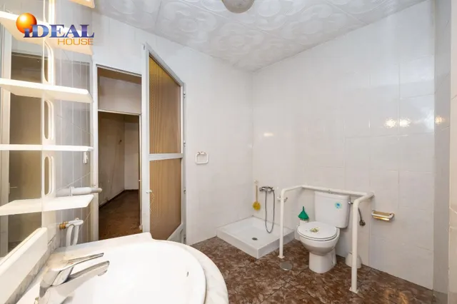 Edificio con gran potencial de desarrollo residencial en Zaidín – Granada — 22