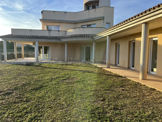 Fantástica torre en venta con jardín en Jorba-Urb. Pla de To