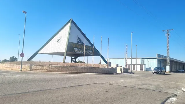 Nave industrial en polígono los leones, Pinseque | espacio, altura y funcionalidad para tu negocio — 21