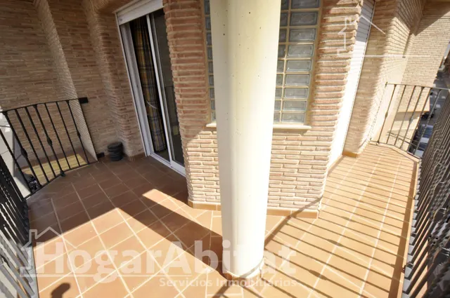 Casa seminueva con garaje, terraza y ascensor — 25