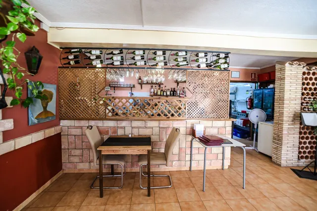 Local comercial en venta - La veleta — 10