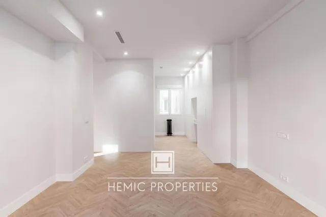 Piso de lujo reformado en Barrio de Salamanca — 10
