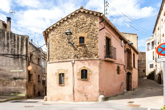 CASA CATALOGADA Y EXCLUSIVA EN EL CENTRO DE SANT LLORENÇ SAV - foto 2