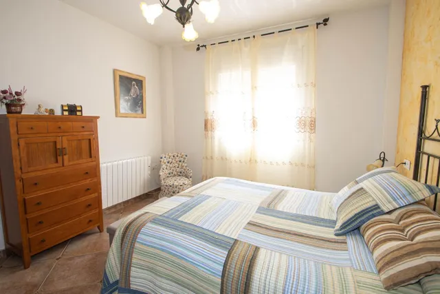 CHALET INDEPENDIENTE CON PISCINA — 43