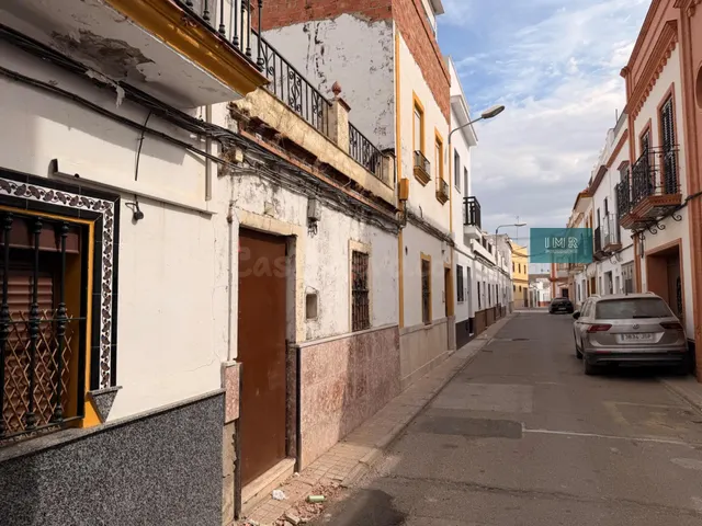¡OPORTUNIDAD ÚNICA EN EL CENTRO DE LOS PALACIOS! Terreno/Casa con doble acceso a dos calles — 3
