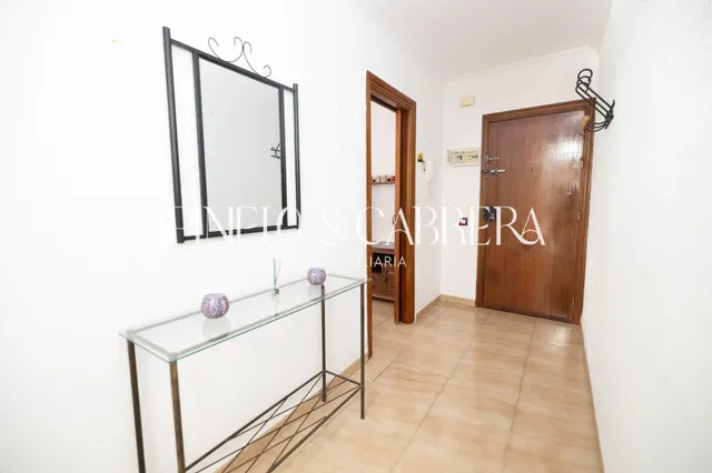Piso en venta con terraza y ascensor en calle madrid — 17