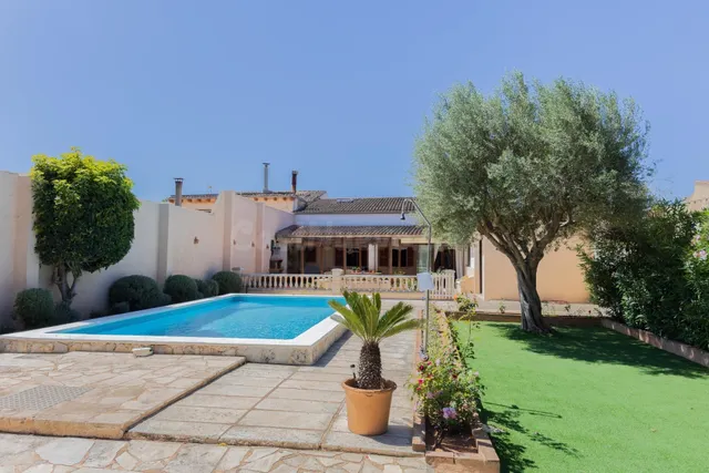 Chalet exclusivo en alquiler con opción de compra o venta di