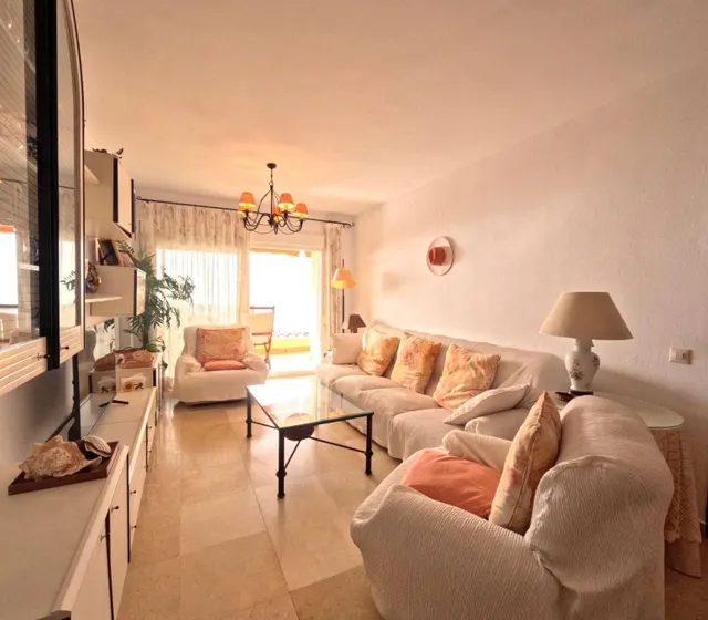 Piso en Los Boliches (Fuengirola), 1ª línea de playa — 2