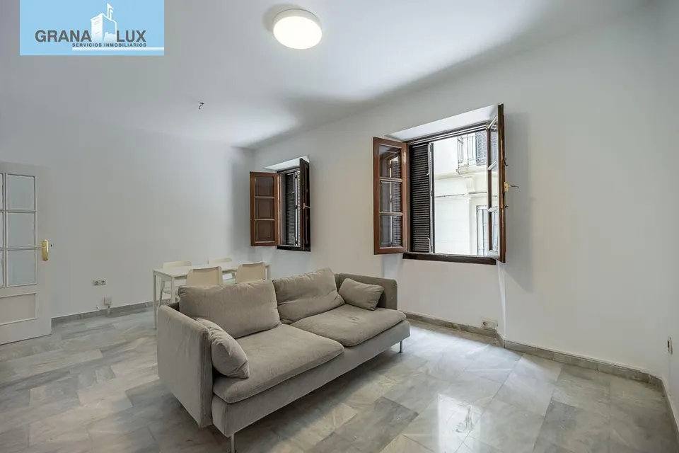 PISO JUNTO A RECOGIDAS