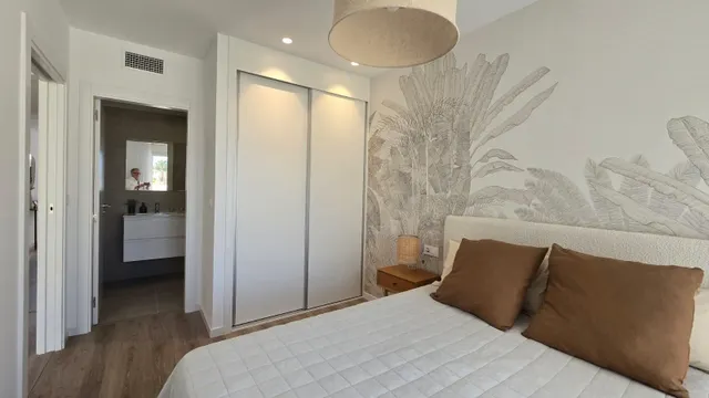 VIVIENDA CON   PISCINA, 96 M2 de TERRAZA — 11