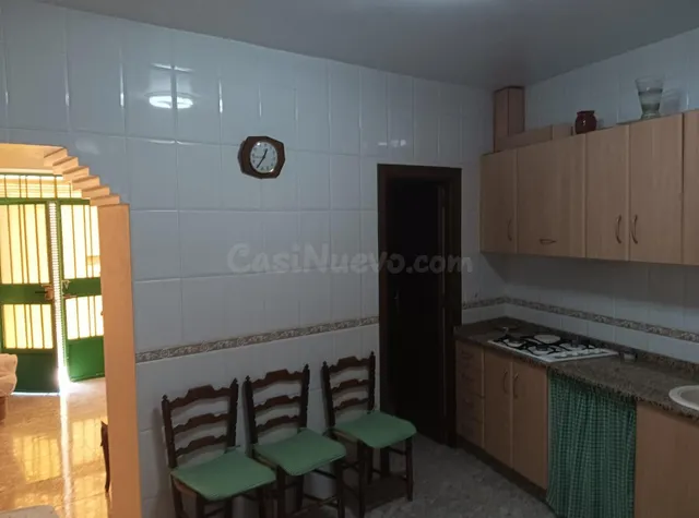CASA DE DOS PLANTAS EN LA ZARCILLA DE RAMOS - foto 4