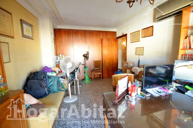 ¡Alicante centro! alto, luminoso y esquinero con terraza — 31