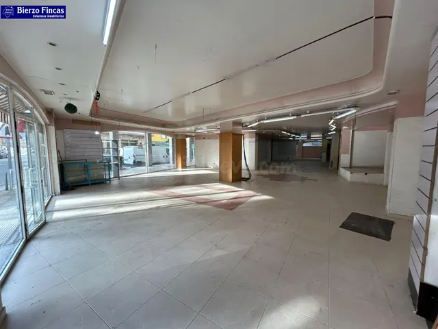️️SE ALQUILA LOCAL EN CACABELOS️️ - foto 4