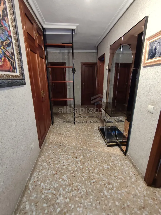 PISO DE CUATRO habitaciones SIN ASCENSOR. MUY BUENA ZONA — 17